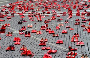 Los Zapatos Rojos – Elina Chauvet